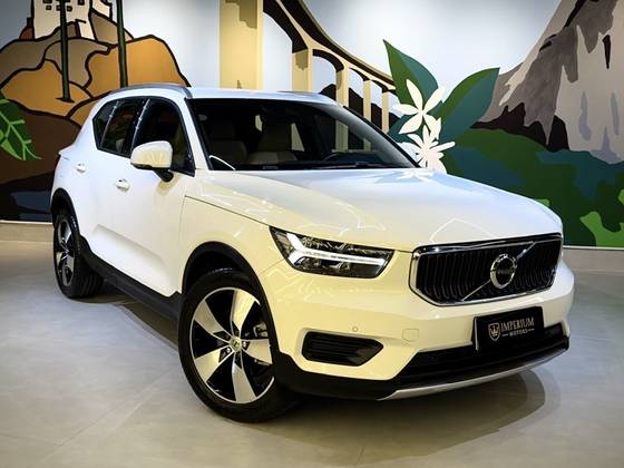 VOLVO XC40 2.0 T5 GASOLINA MOMENTUM AWD GEARTRONIC